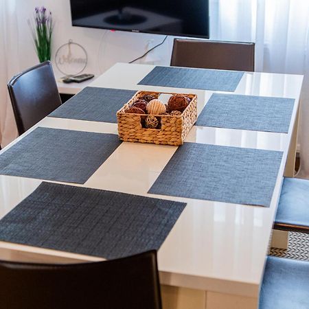 Flexible Selfcheckins 97 - Zagreb - Garden - Parking- Loggia - 2 Bedrooms Экстерьер фото