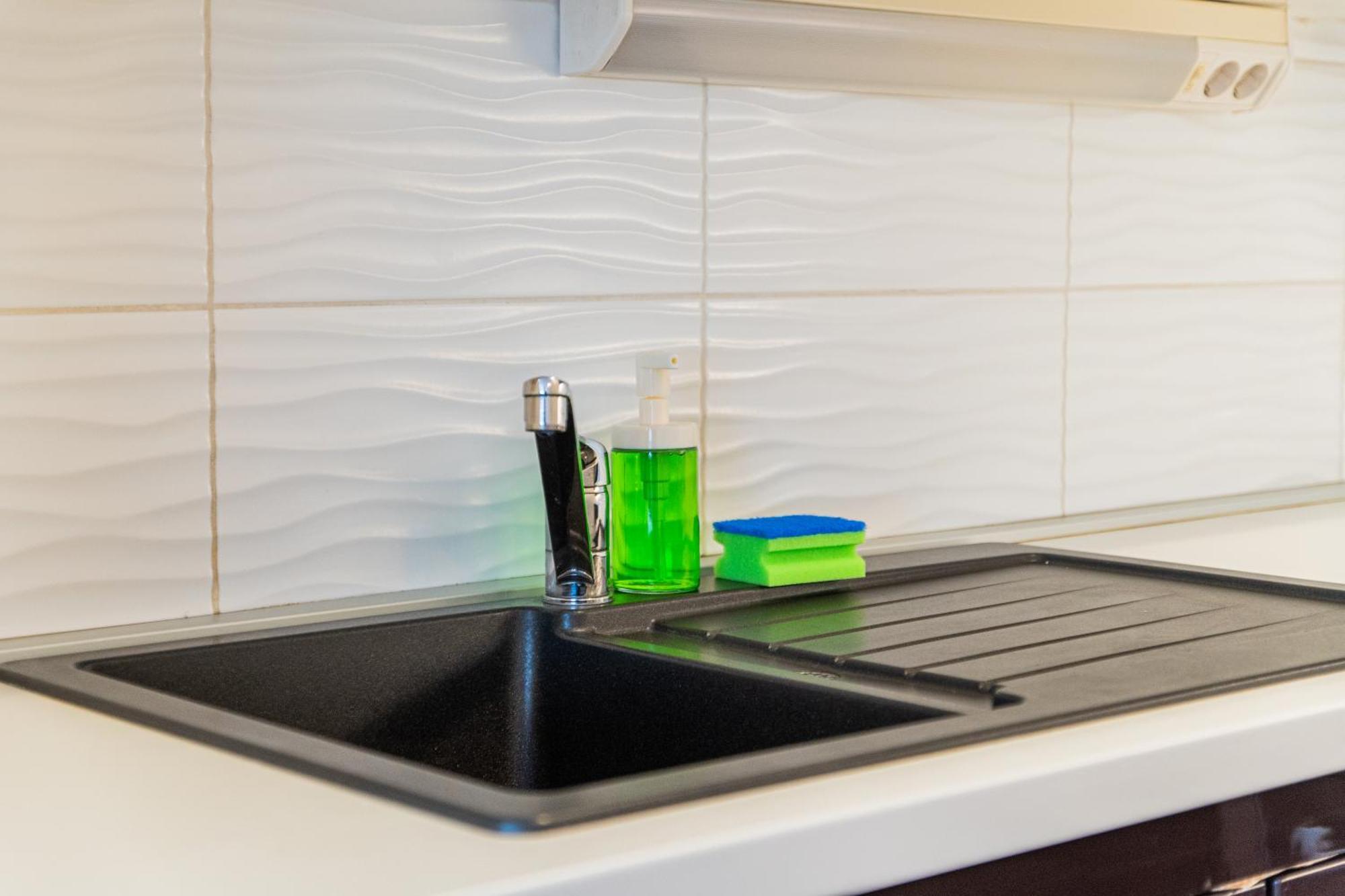 Flexible Selfcheckins 97 - Zagreb - Garden - Parking- Loggia - 2 Bedrooms Экстерьер фото