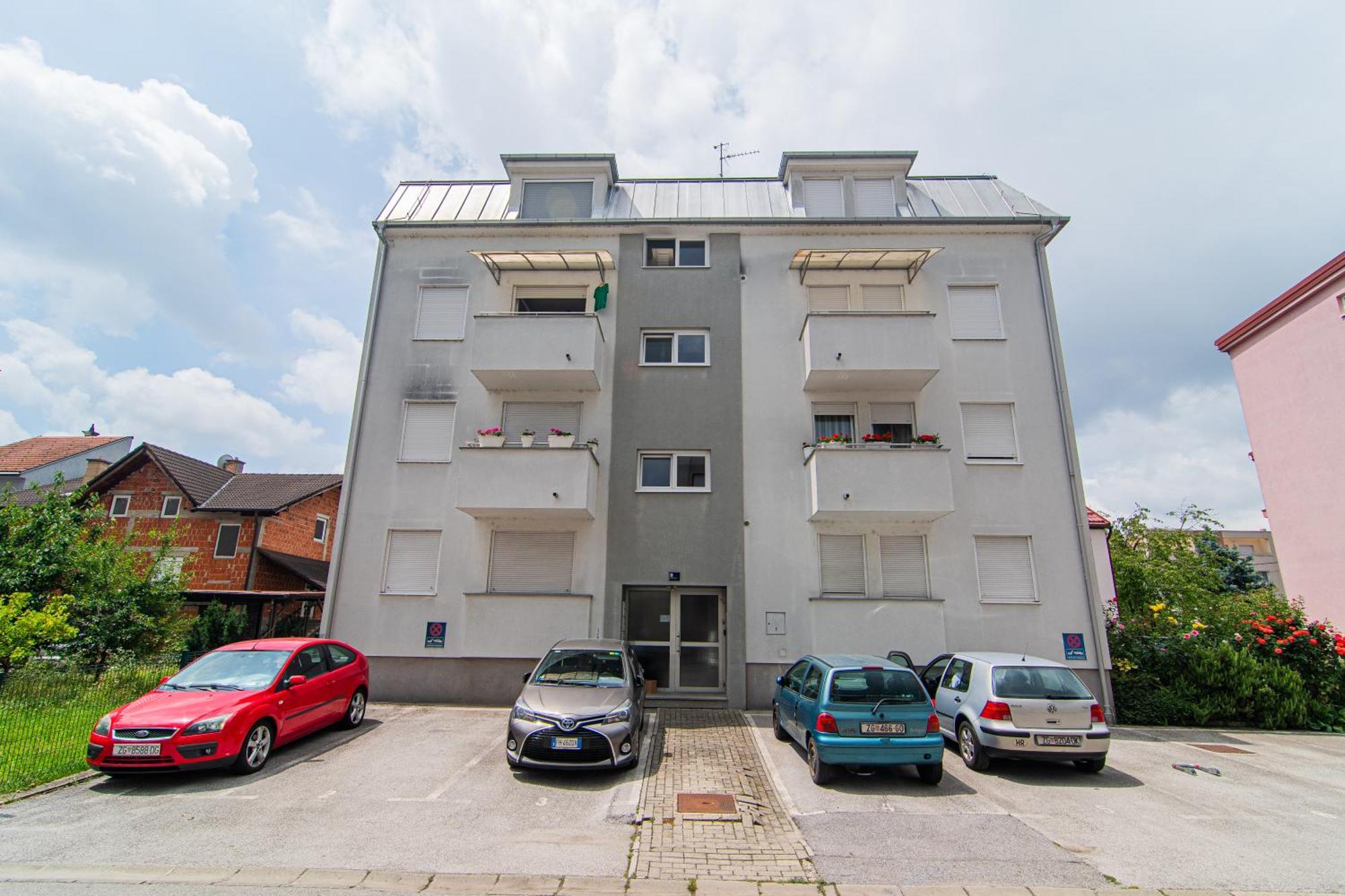 Flexible Selfcheckins 97 - Zagreb - Garden - Parking- Loggia - 2 Bedrooms Экстерьер фото