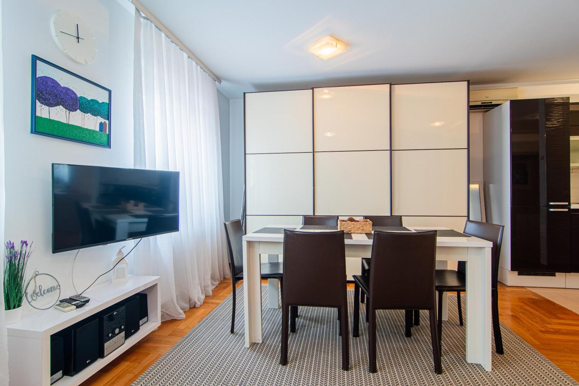Flexible Selfcheckins 97 - Zagreb - Garden - Parking- Loggia - 2 Bedrooms Экстерьер фото