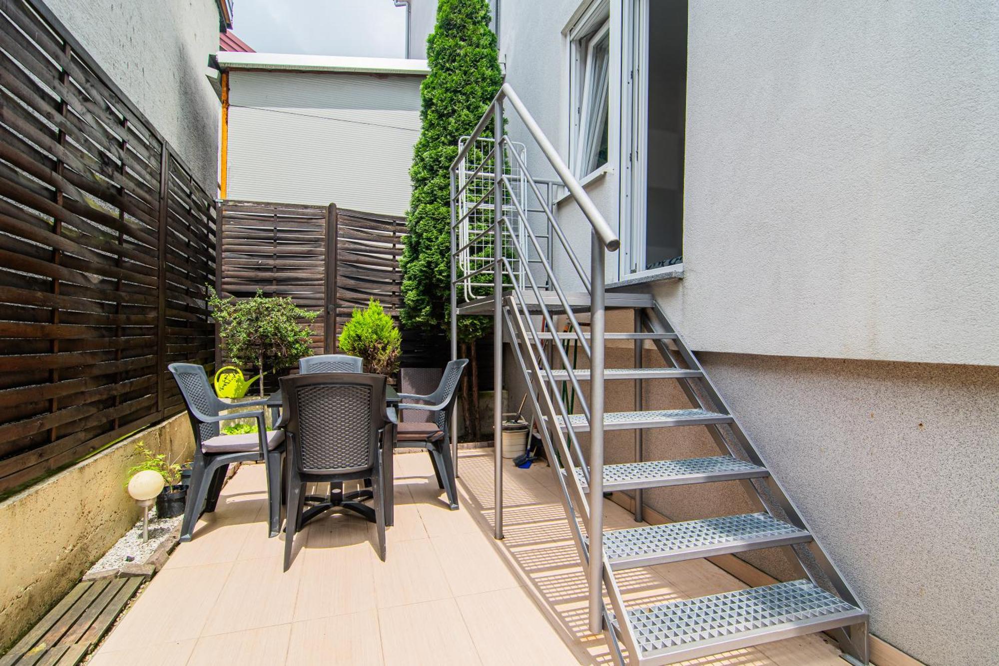 Flexible Selfcheckins 97 - Zagreb - Garden - Parking- Loggia - 2 Bedrooms Экстерьер фото